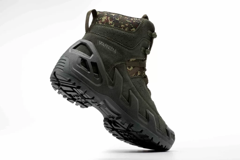 Different angles of military boot lacing1