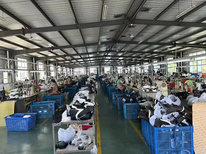 factory of wide toe box military boots