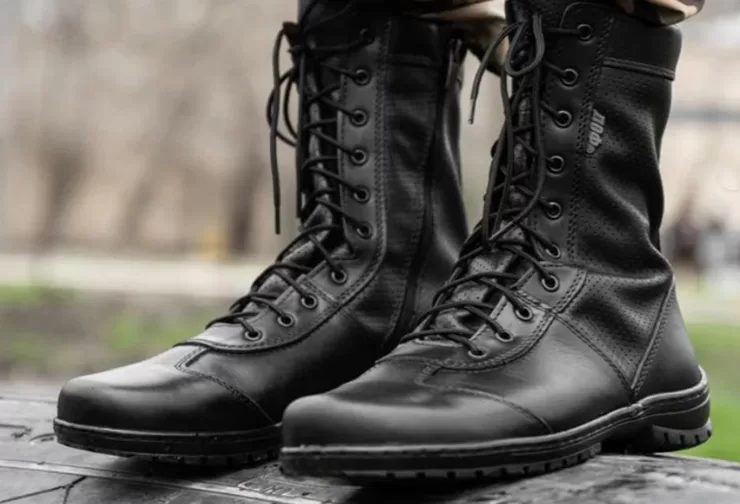 tactical boots have zippers