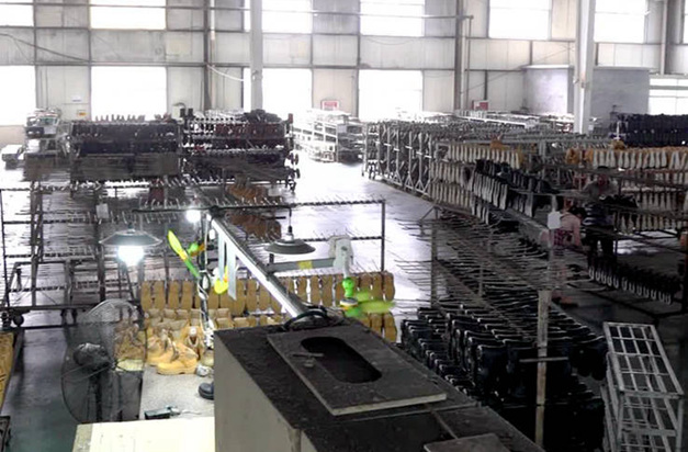 factory of zip up combat boots